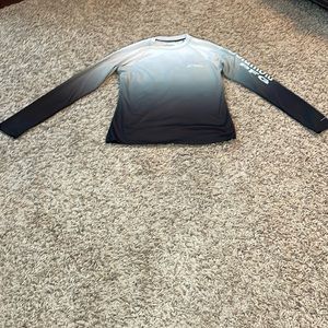 Mens small Columbia long sleeve fishing shirt. Like new.